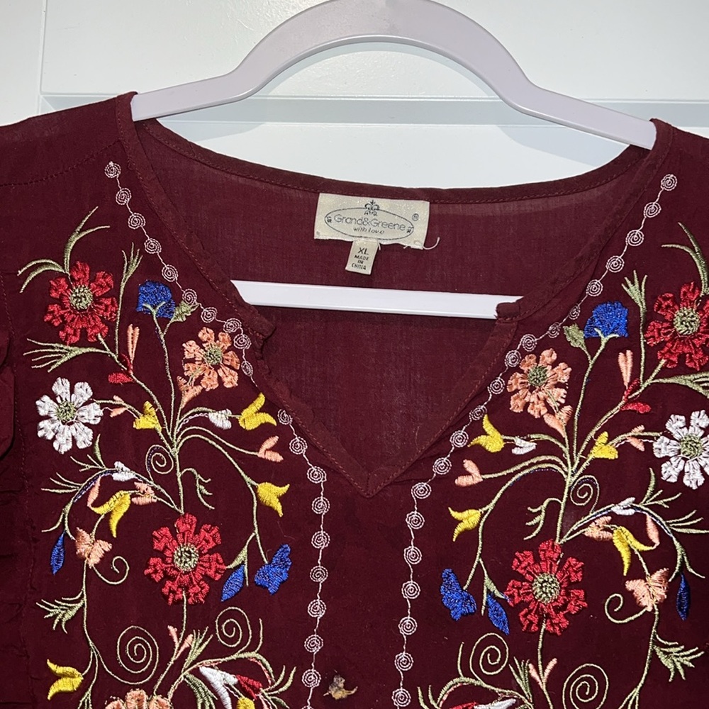 Floral Embroidered Top - Picture 2 of 3